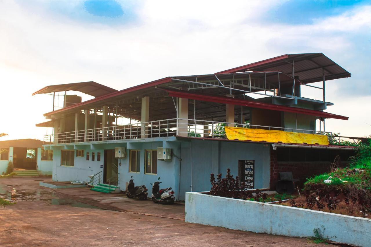 Sp Resort Panvel Chauk Eksteriør billede