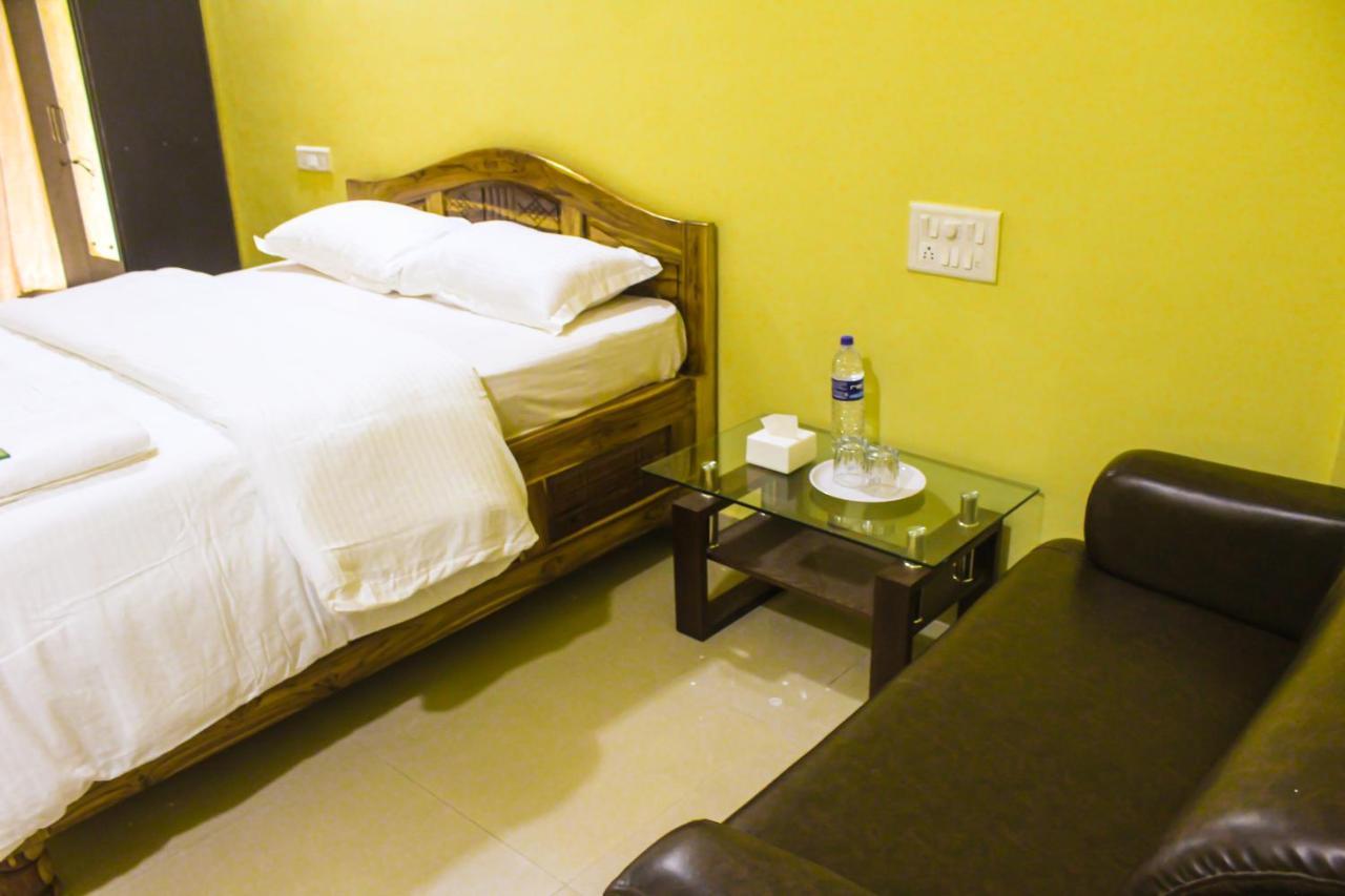 Sp Resort Panvel Chauk Eksteriør billede