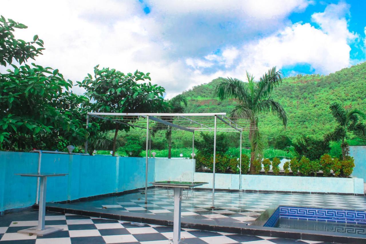 Sp Resort Panvel Chauk Eksteriør billede