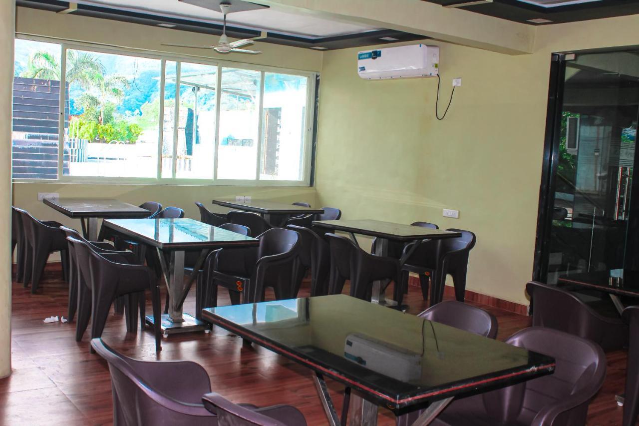Sp Resort Panvel Chauk Eksteriør billede