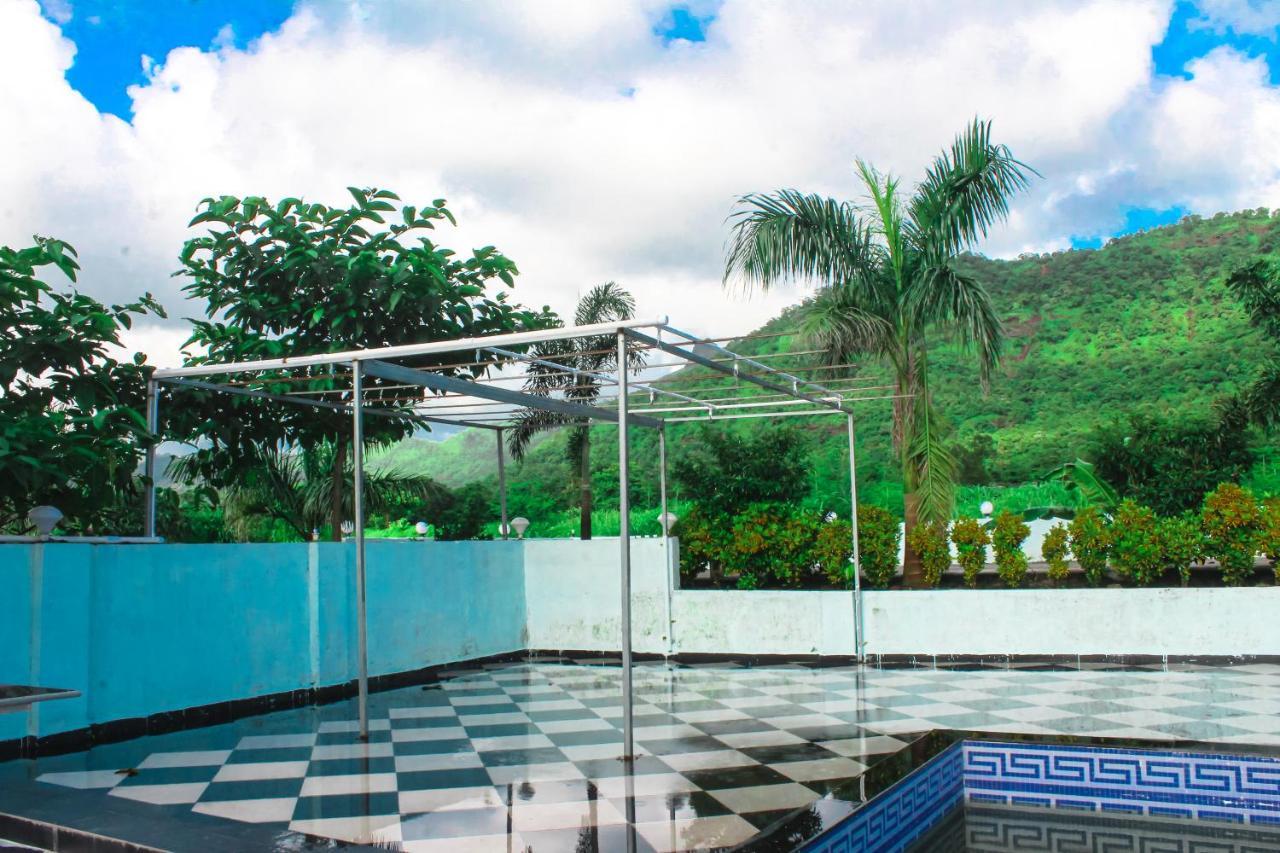 Sp Resort Panvel Chauk Eksteriør billede