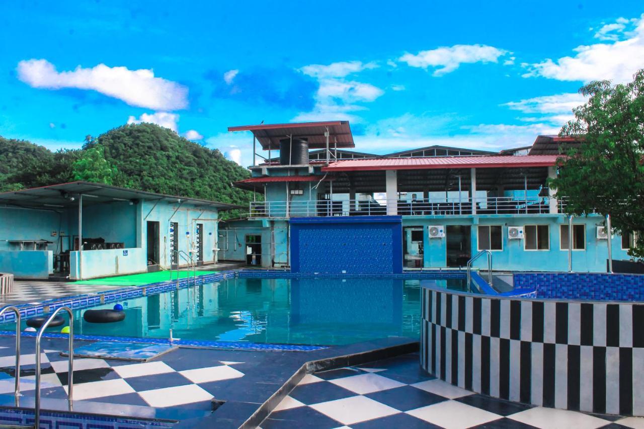 Sp Resort Panvel Chauk Eksteriør billede