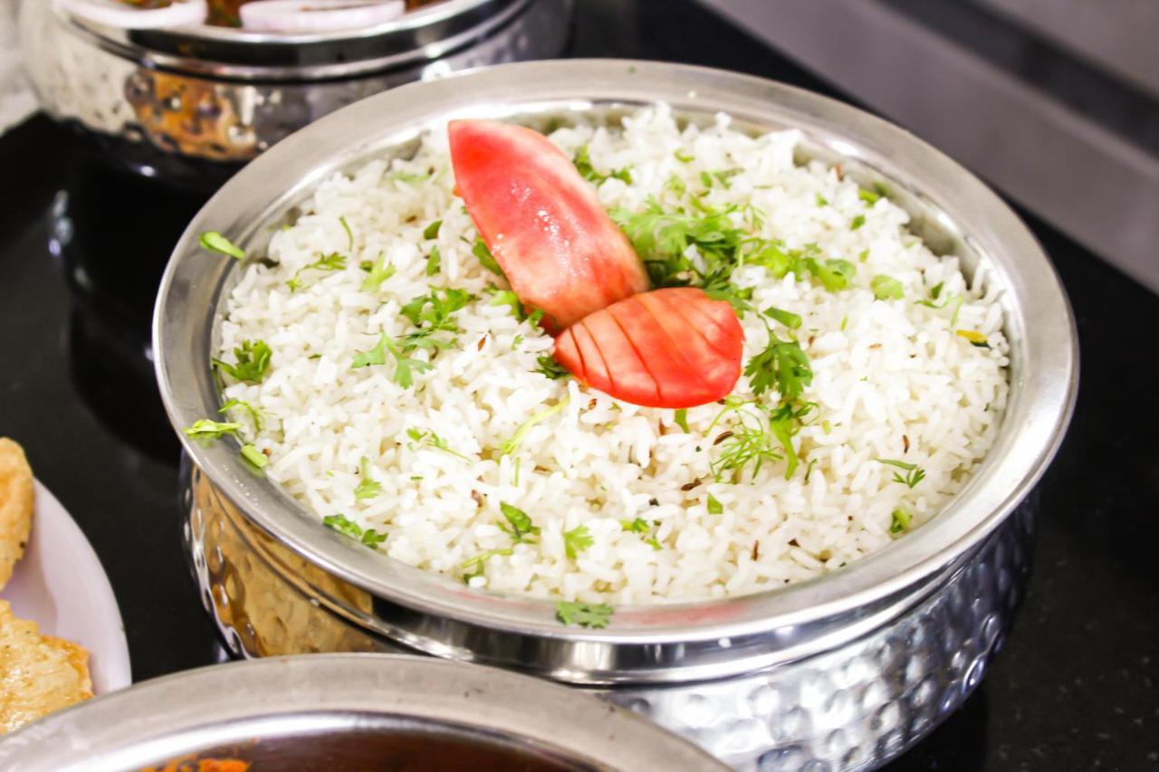 Sp Resort Panvel Chauk Eksteriør billede