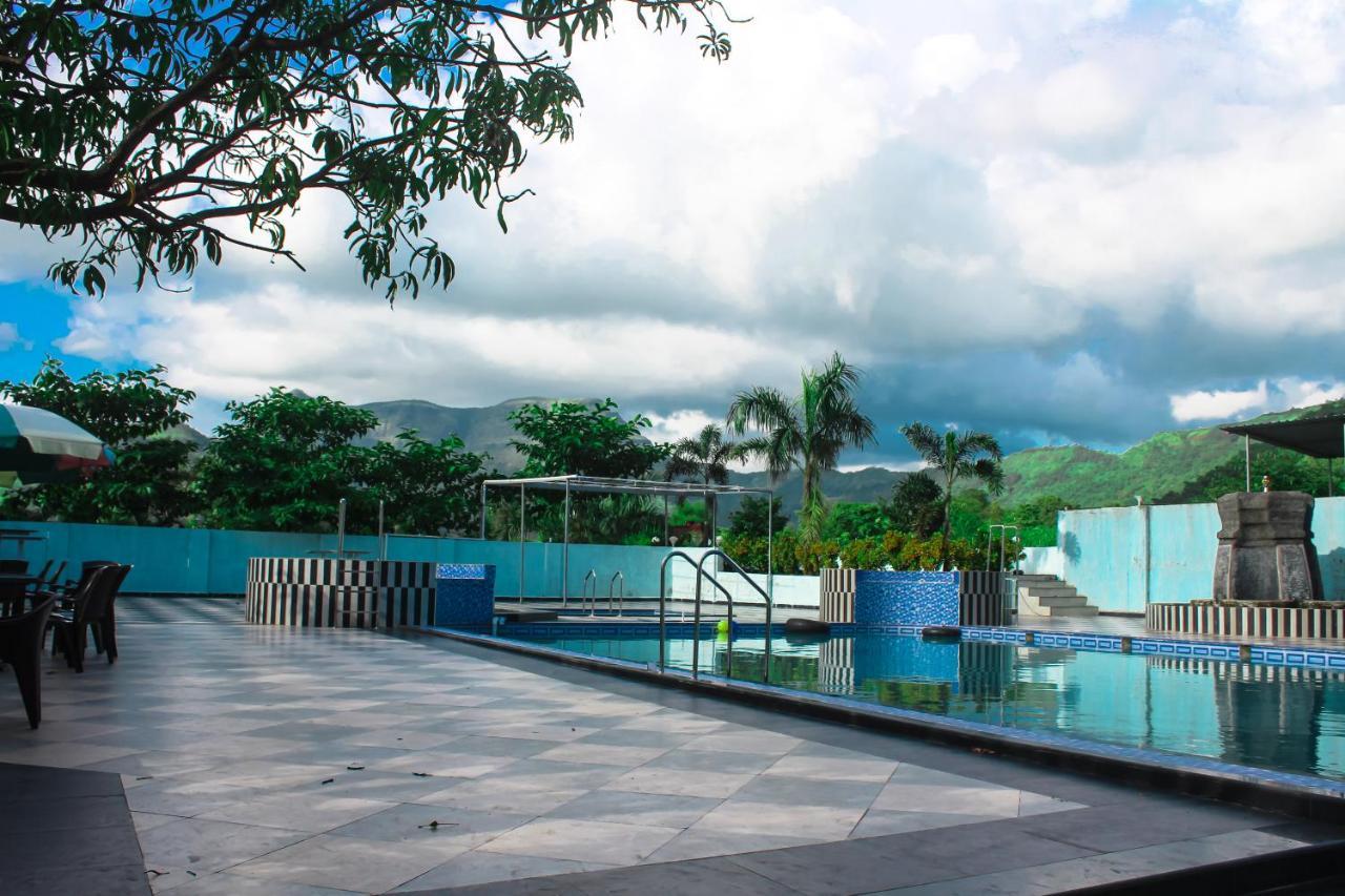 Sp Resort Panvel Chauk Eksteriør billede